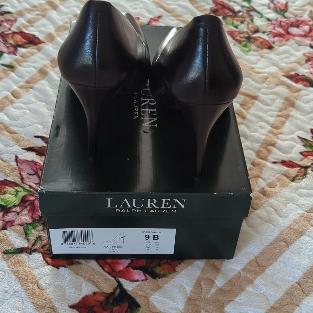 Ralph Lauren Black heels. - Picture 3 of 5